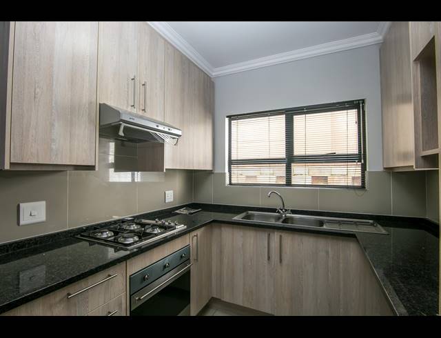 3 BEDROOM APARTMENT TO LET IN WILGEHEUWEL